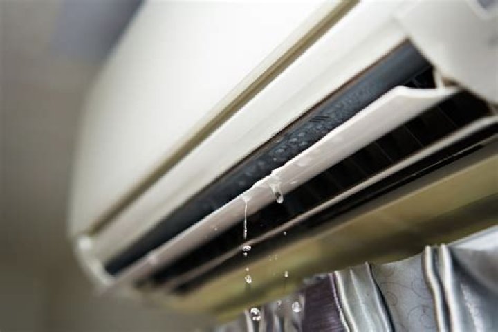 Can air conditioner leaks be repaired?