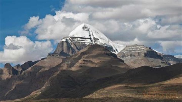 Can Mount Kailash be touched?