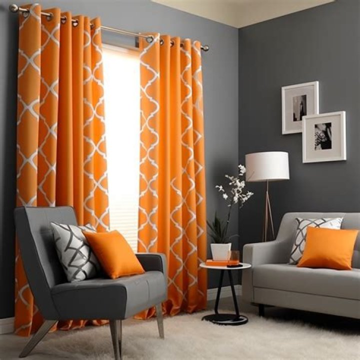 Can you change color of curtains?