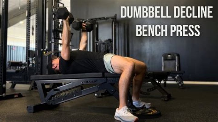 Does decline bench use shoulders?