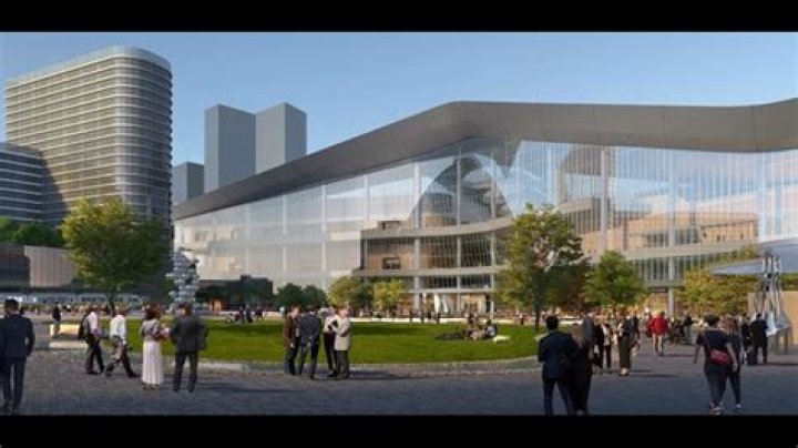 How big is the Dallas Convention Center?