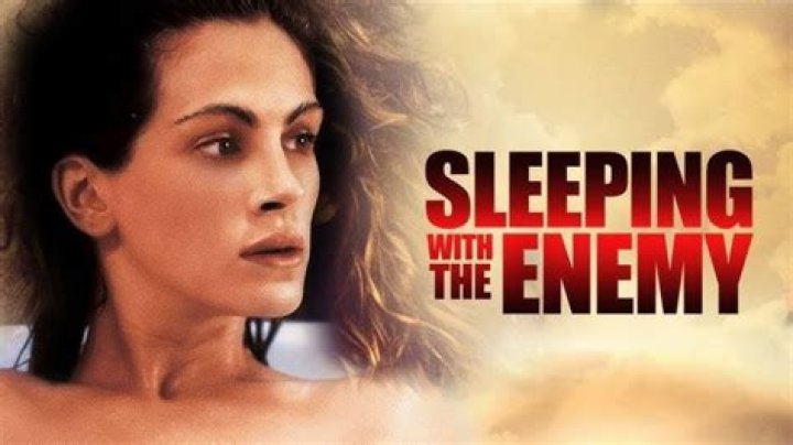 How did the movie Sleeping with the Enemy end?