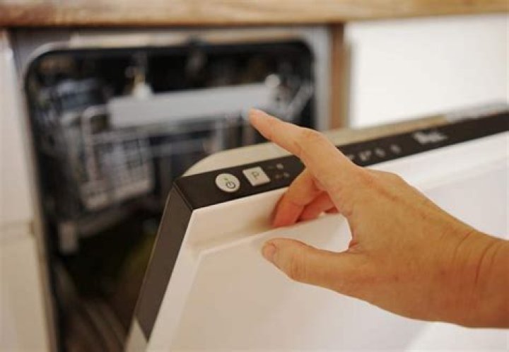How do you clear the code on a Miele dishwasher?