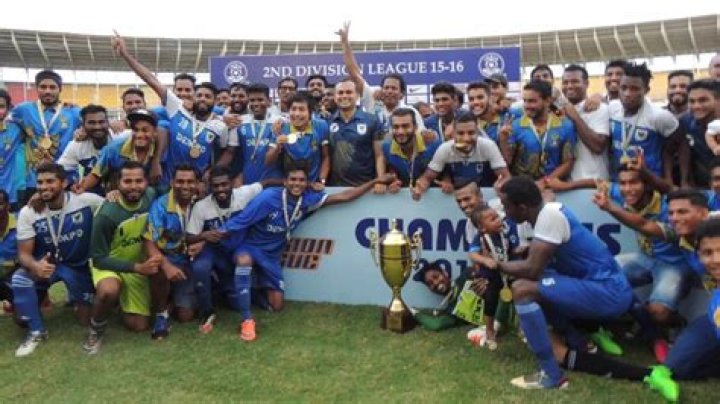 How do you get into i-league 2nd division?