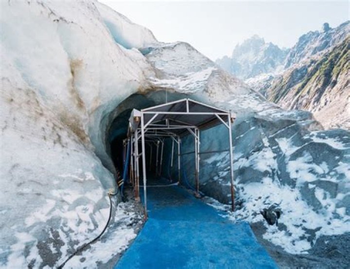 How long is the hike to the ice caves?
