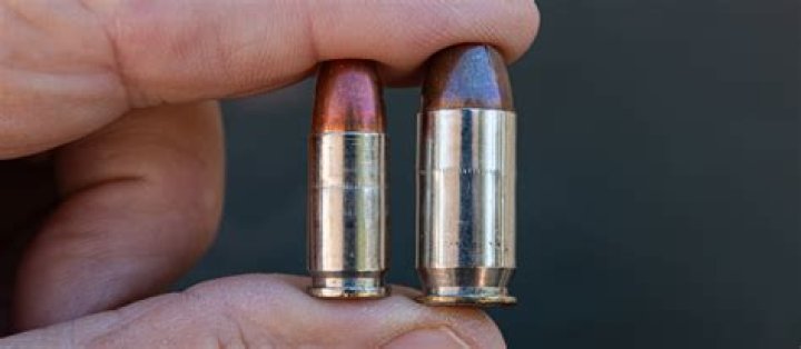 How many bullets does a Smith and Wesson 9mm hold?