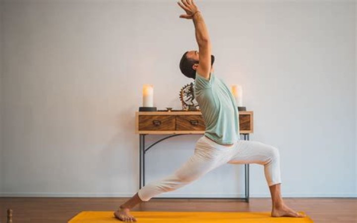 How many calories are burned in 60 minutes of hot yoga?