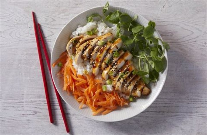 How many calories are in teriyaki chicken donburi Wagamama?