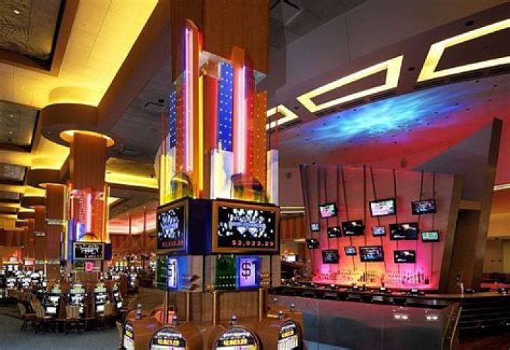 Is the casino in Waterloo Iowa Open?