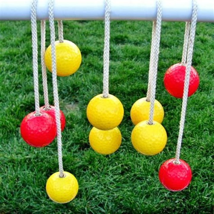 What are the rules of ladder ball?