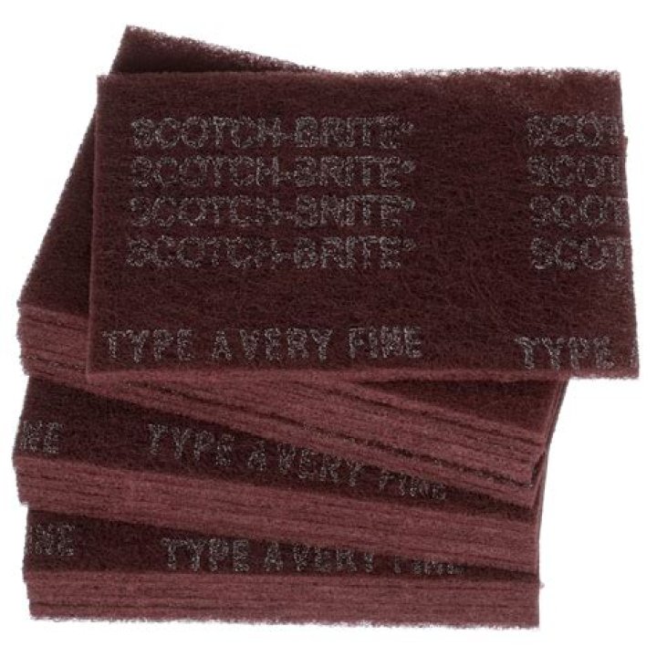 What grit is Scotch-Brite maroon?