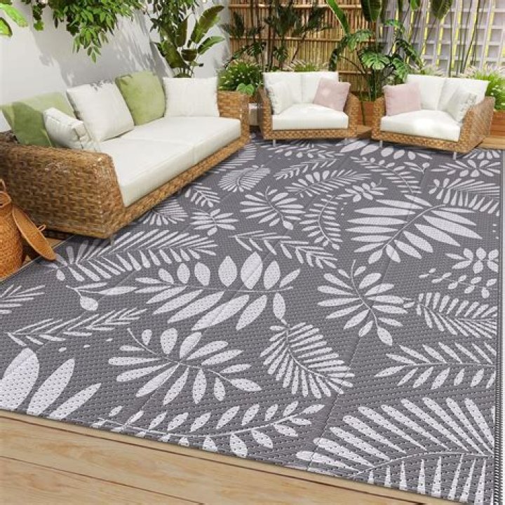 What rugs are good for outdoors?