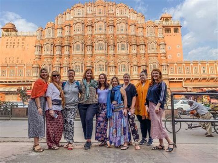 What should I wear in India as a tourist?