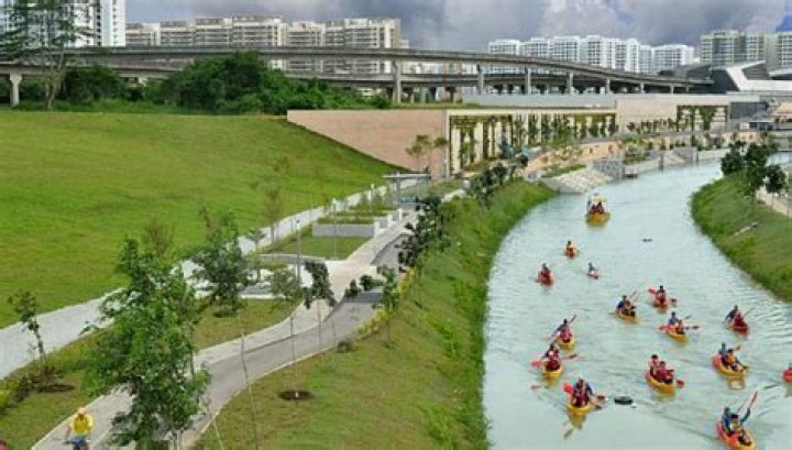 Where can I park at Punggol Waterway Park?