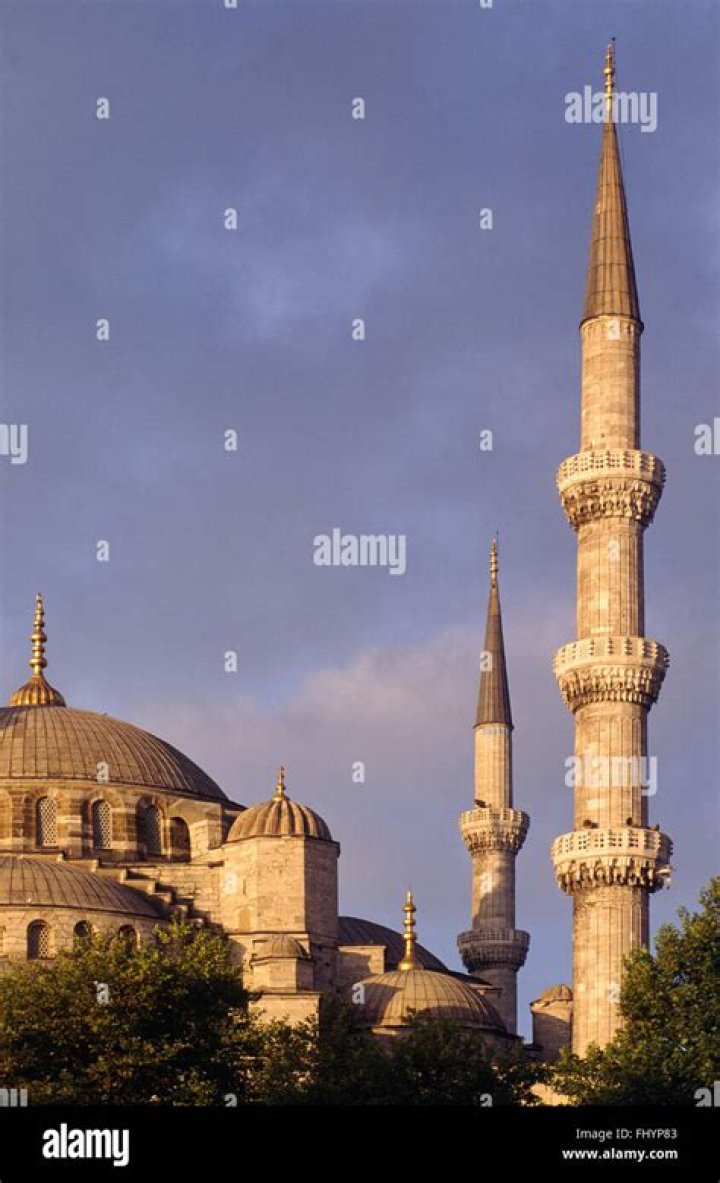Which mosque in Turkey has 6 minarets?