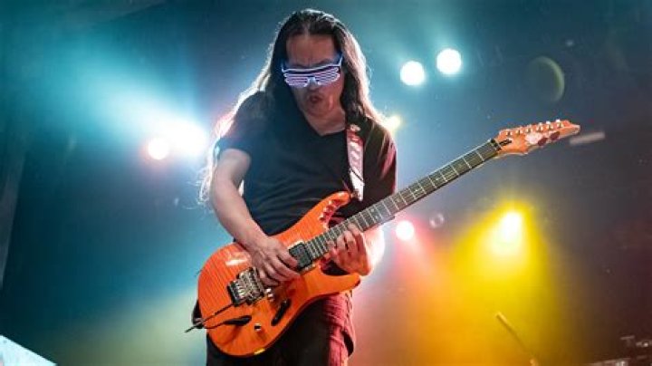 Who is the lead guitarist for DragonForce?