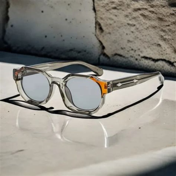 Who makes Suntastic sunglasses?