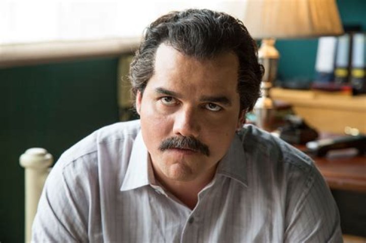 Who wrote narcos theme song?
